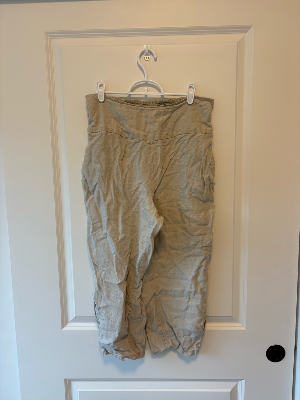 Cropped Linen-Blend Ankle Pants in Light Taupe